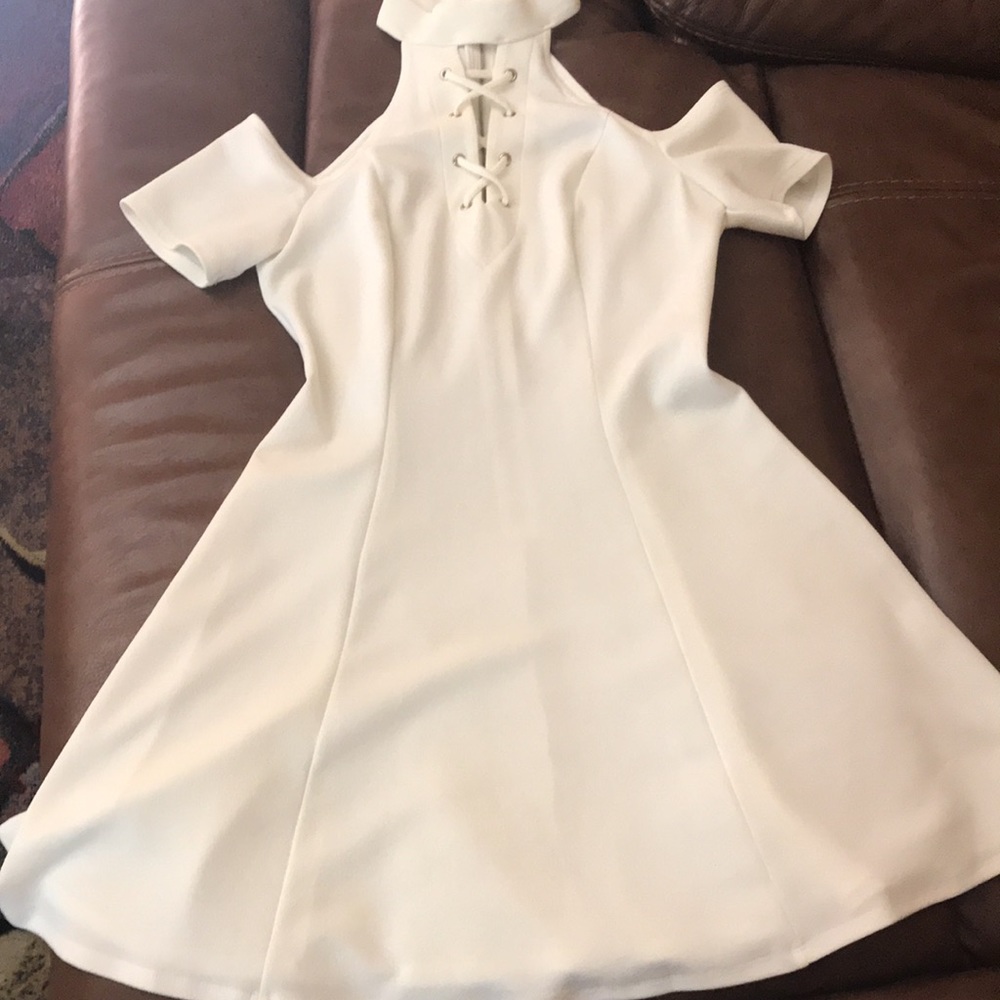 Dress - Picture 3 of 3